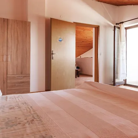 דירה 1 Bedroom Lovely In