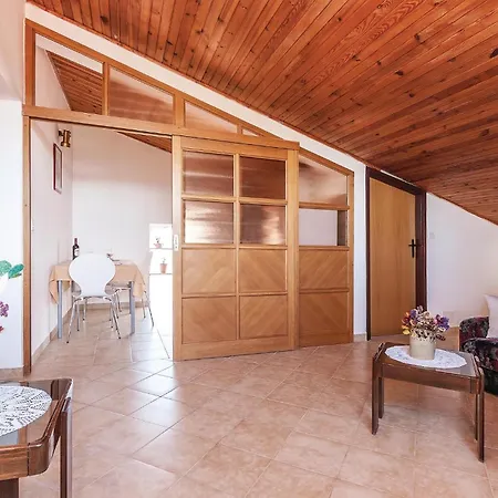 1 Bedroom Lovely In * פולה